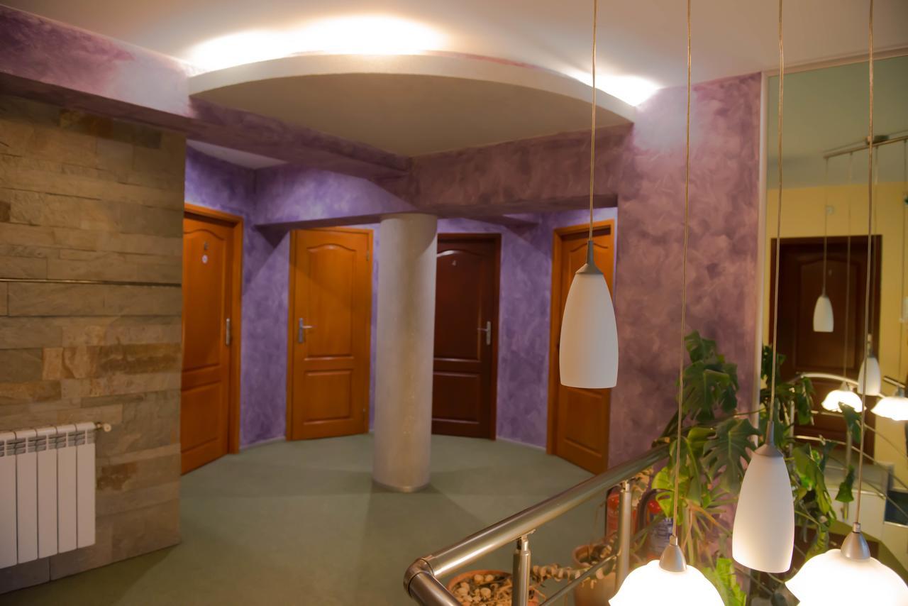 Hotel Kapri Yambol Екстер'єр фото